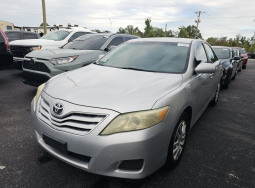 2010 Toyota Camry LE full